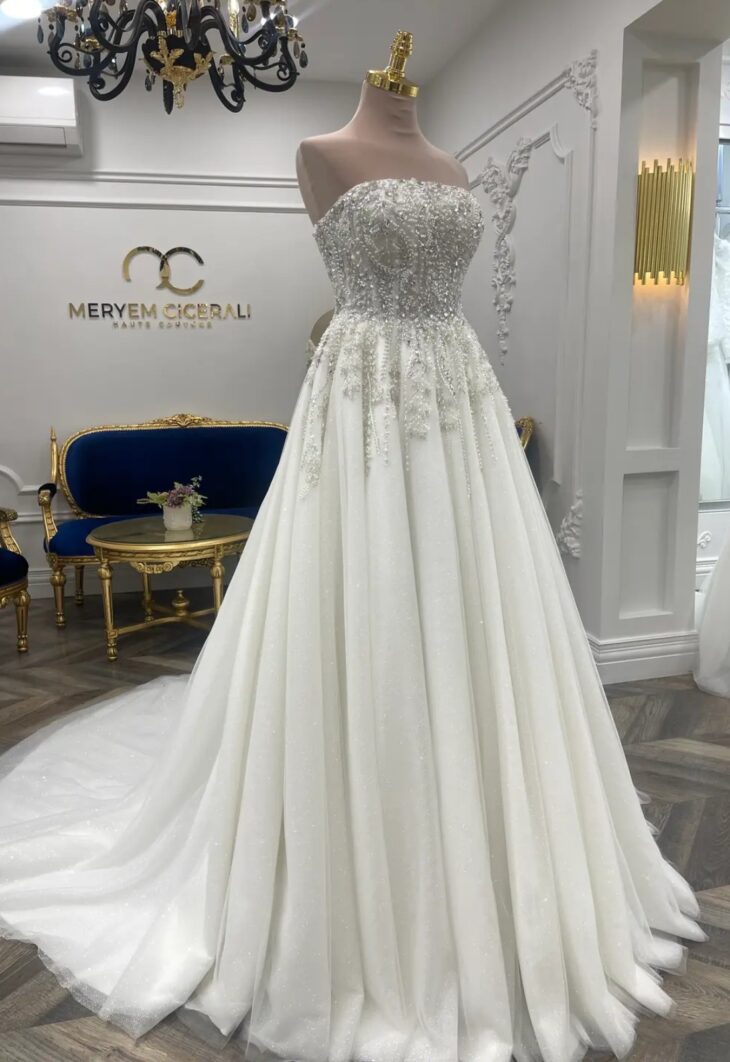 Samira Straplez Tül Etek Helen Bedeni ve Bel İnişli Özel Swarovski İşli Gelinlik