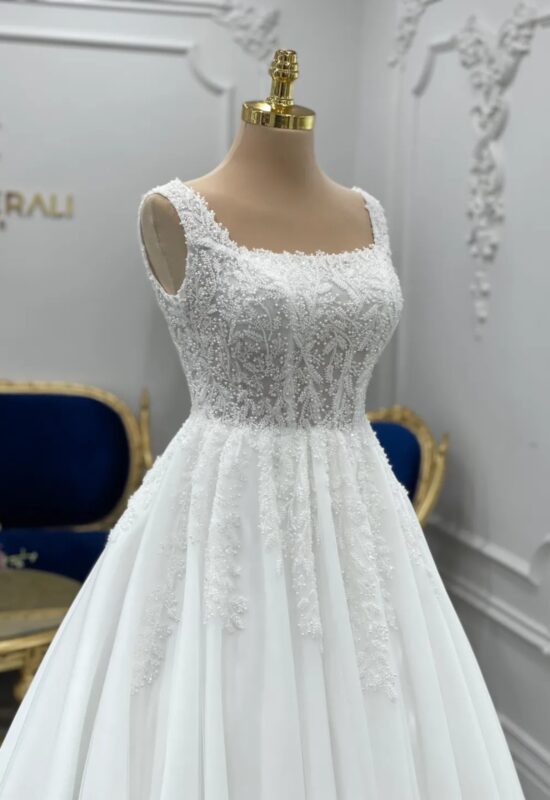 Alis Kare Yaka Beden ve Bel İnişli Tül Etek Helen Model