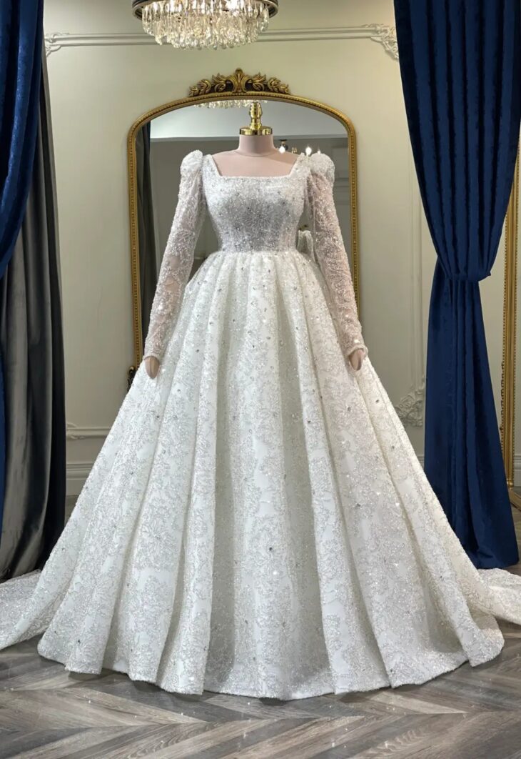 Liana Kare Yaka Beden ve Etek Swarovski İşlemeli Prenses Etek