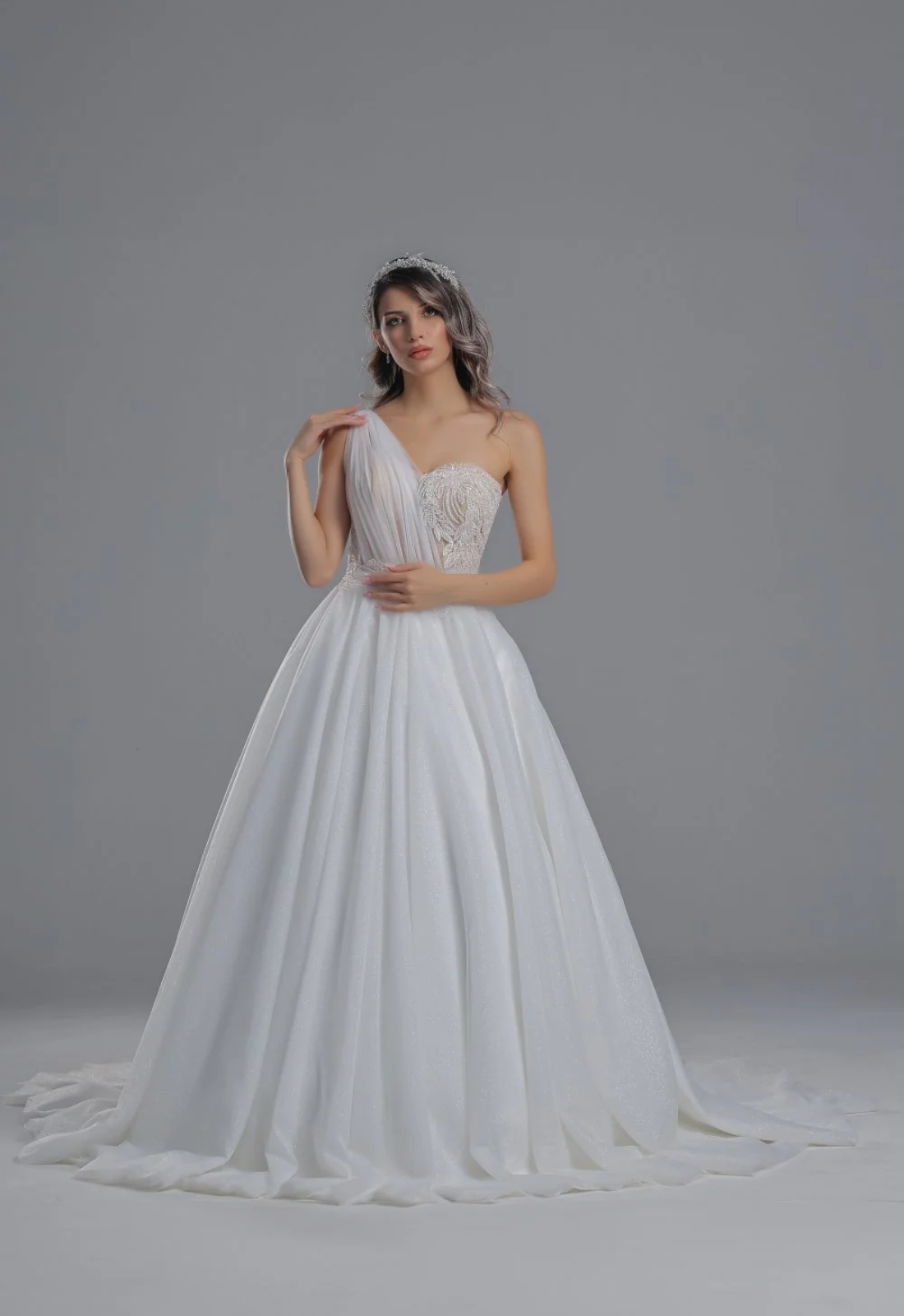 img173 Judy Tek Drapeli İşlemeli A Kesim Model Gelinlik - Görsel 1