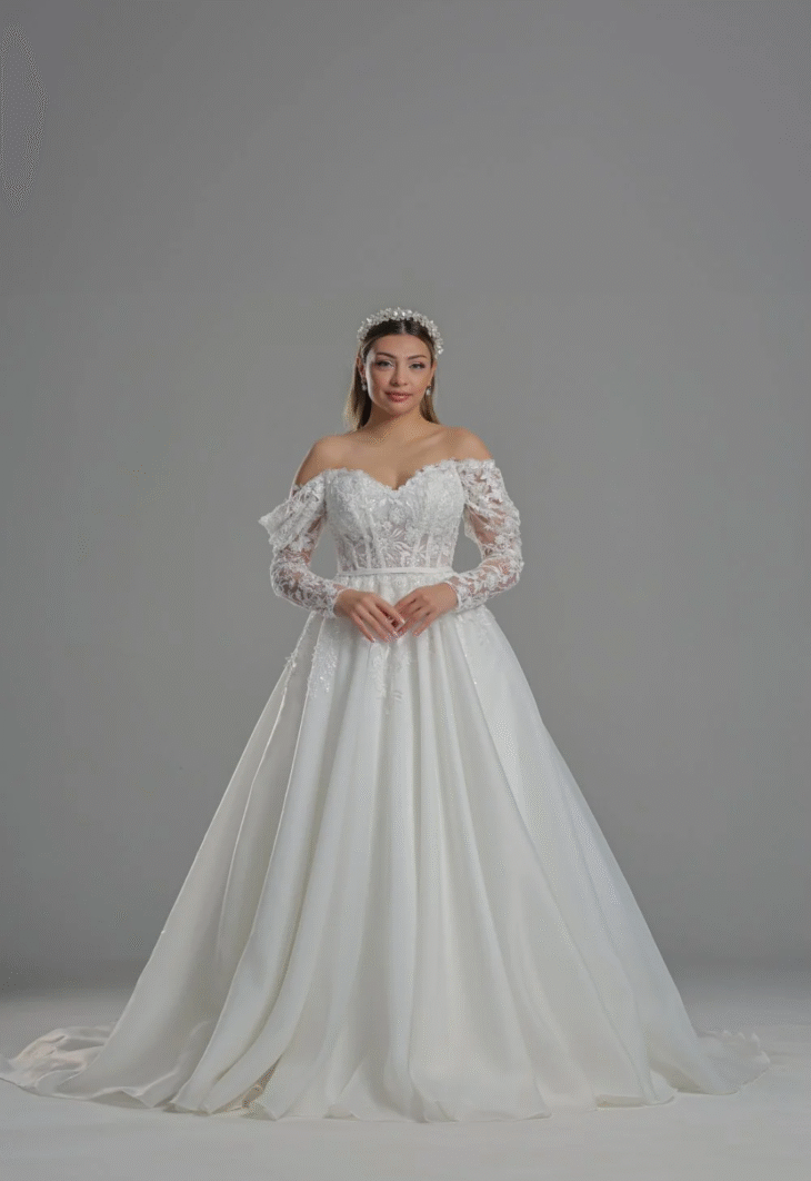 Carla Düşük Kollu Straplez İşlemeli A Kesim Model Gelinlik